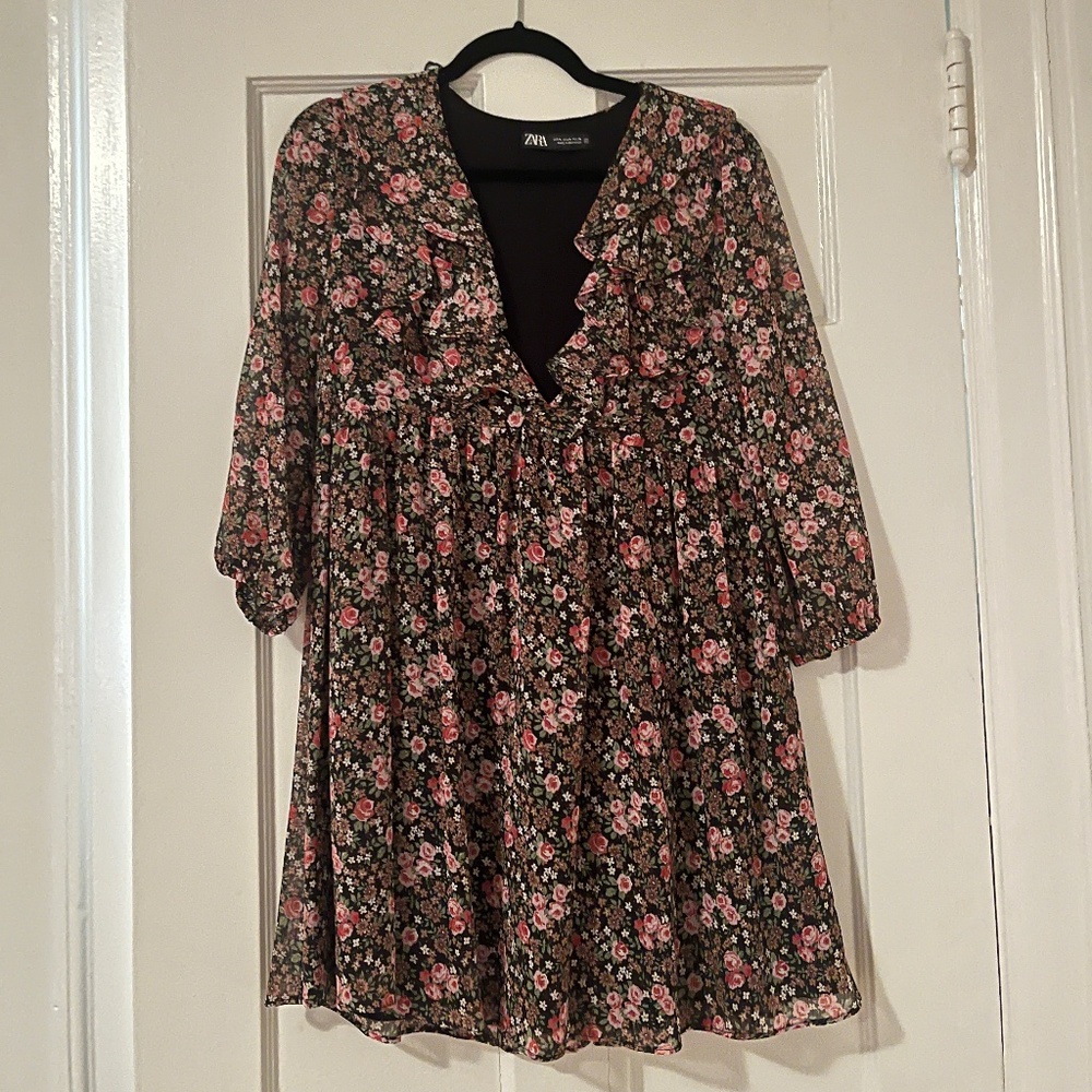 Zara Floral Dress NWOT - Medium
